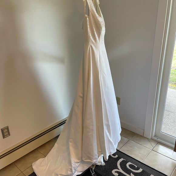 WEDDING DRESS - HOUSE OF BIANCHI - SIZE 10 - Picture 3 of 8